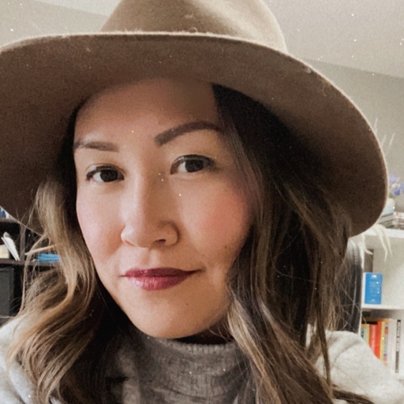 Meet your Posher, Tricia - Picture 1 of 1